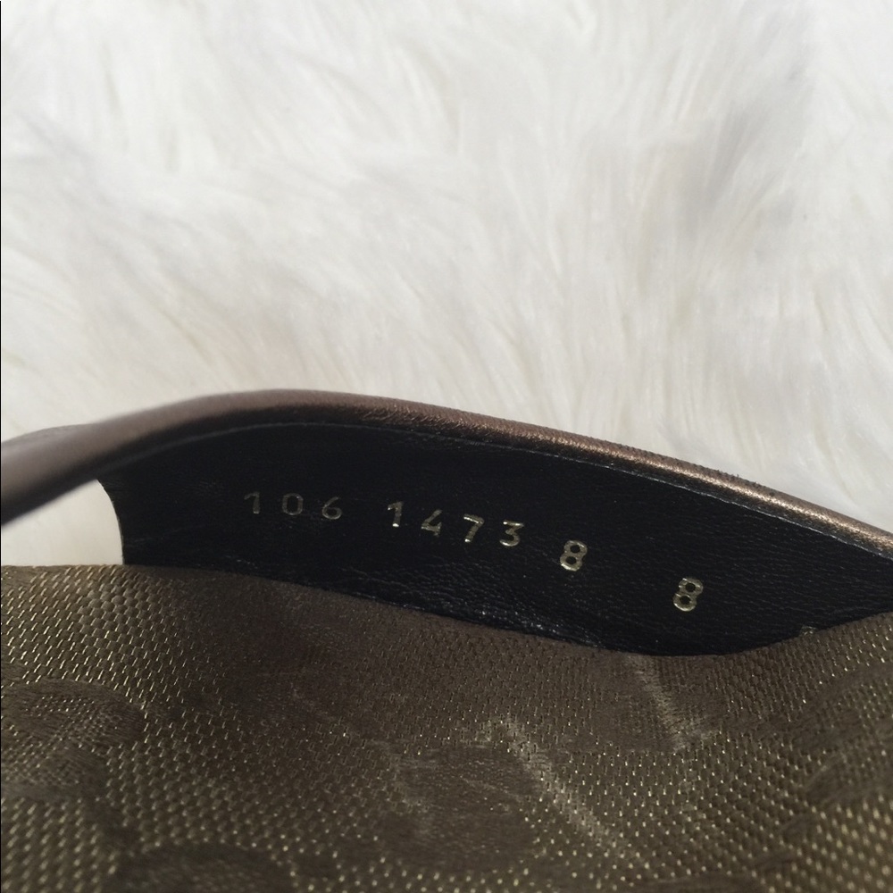 Authentic Gucci Gold Metallic Sandals - Picture 4 of 5